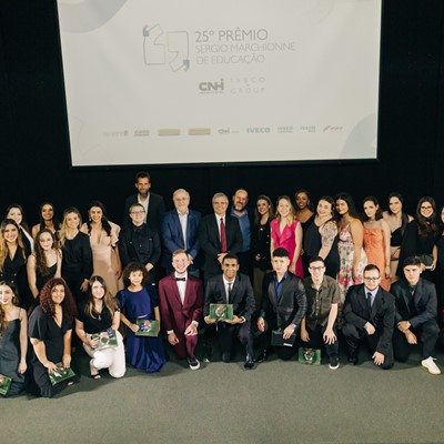 Estudantes do ensino médio e superior premiados pela CNH Industrial