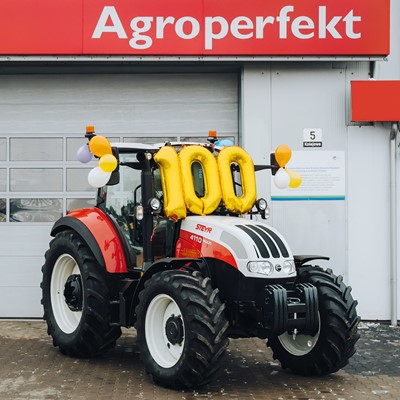 STEYR_4110 Multi as 100th tractor delivered by Polish dealer Agroperfect