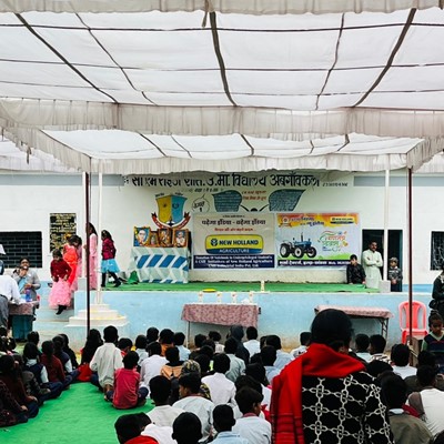 New Holland Agriculture supports schoolchildren in Madhya Pradesh with 14,000 notebooks (2)