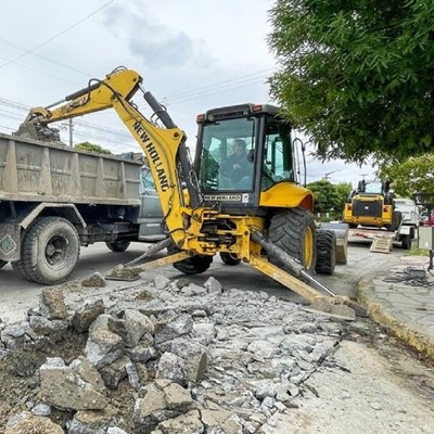 Las máquinas de New Holland Construction trabajan a todo terreno en Trelew