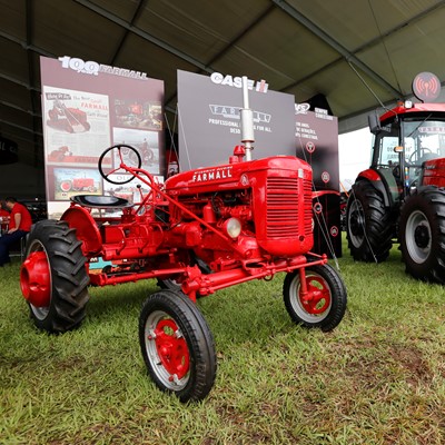 Farmall 100 anos