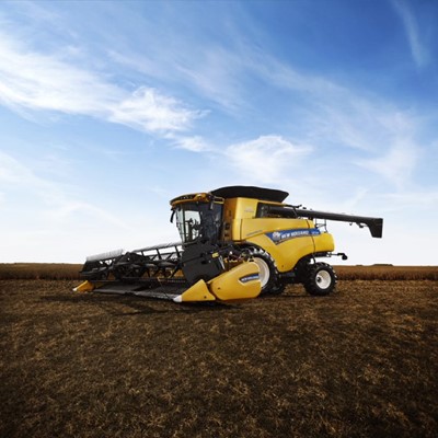 Con inteligencia artificial integrada llega a Expoagro la nueva cosechadora de New Holland Agriculture