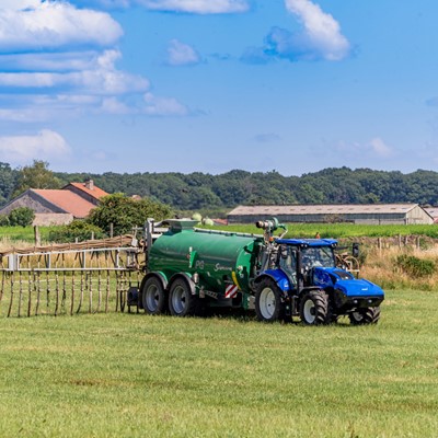 New Holland T6 Methane Power Tractor