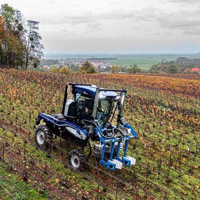 New Holland Straddle Tractor TE6 Range