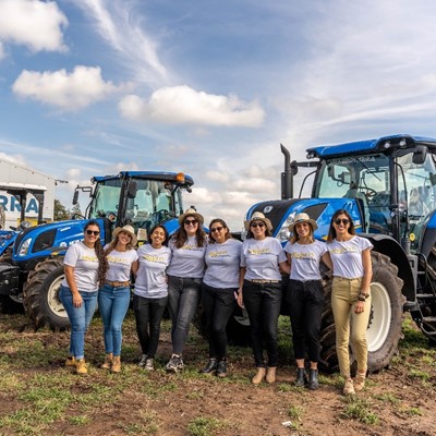 New Holland y un encuentro especial con mujeres santafesinas