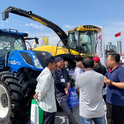 New Holland China IV Forage Cruiser and Big Baler Plus Showcased at the 2023 Xinjiang Agricultural Machinery Expo