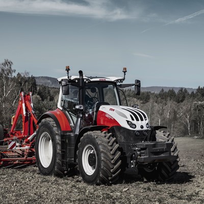 steyr 6280 a cvt in the field