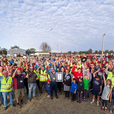 Record breaking tractor parade puts NSW town of Inverell on global stage