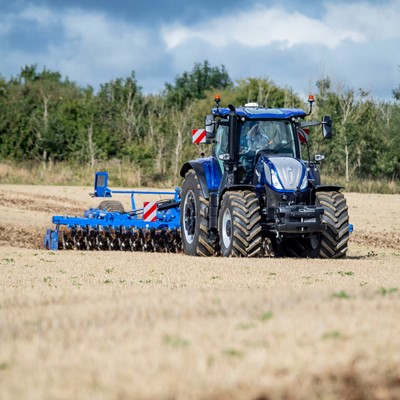 New Holland T7 Long Wheelbase with Power Command