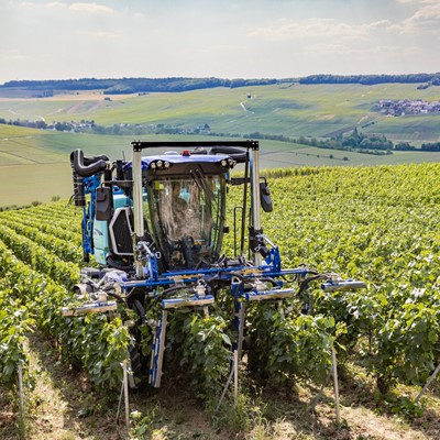 New Holland Straddle Tractor TE6 Range