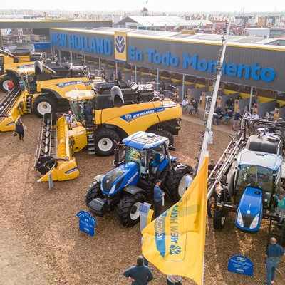 New Holland destaca con tecnolog a de punta y soporte digital en Agroactiva 2024