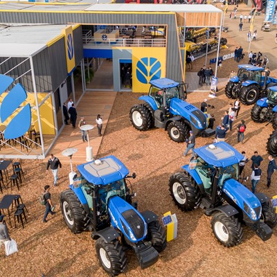 New Holland destaca con tecnolog a de punta y soporte digital en Agroactiva 2024