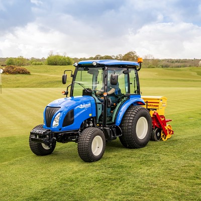 New Holland France tend son offre de produit aux espaces verts