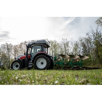 STEYR AND TU WIEN UNVEIL FCTRAC BIOGENIC HYDROGEN POWERED TRACTOR PROJECT