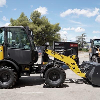 New Holland W40X