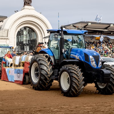 New Holland Innovaci n y Compromiso con el Productor Argentino en la Expo Rural 2024