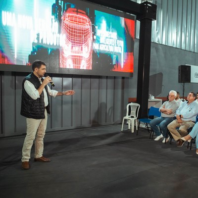 Denny Perez diretor comercial da Case IH Brasil durante inaugura o