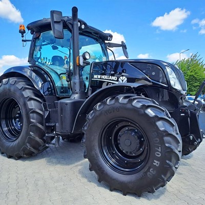 Firma Rolmax autoryzowany dealer marki New Holland otwiera zmodernizowany oddzia w Bia ce