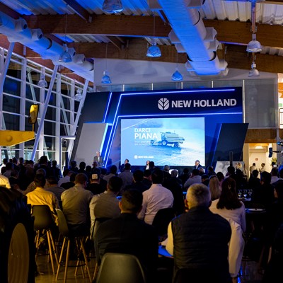 Cerim nia de reinaugura o da Galleria New Holland em Curitiba PR