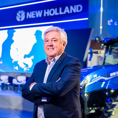 Carlo Lambro presidente global da New Holland durante cerim nia de reinaugura o da Galleria New Holland