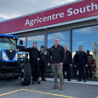 Upgraded addition to New Holland specialty range creates a buzz at New Zealand customer event