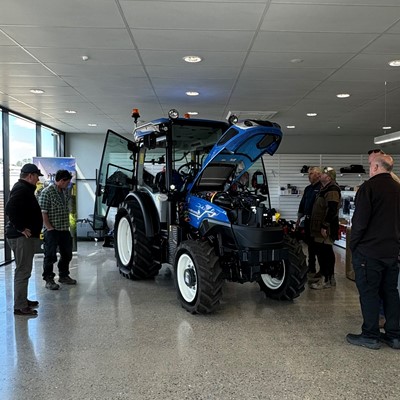 Upgraded addition to New Holland specialty range creates a buzz at New Zealand customer event