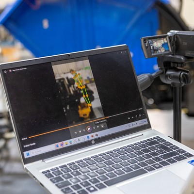 Camera analisa a ergonomia do operador