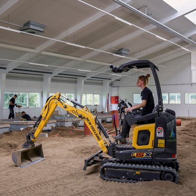 Electric wheel loader