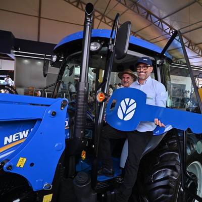 New Holland e Equagril vendem 50 tratores para gigante da citricultura paranaense