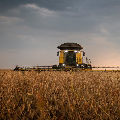 Colheitadeira CR10 da New Holland