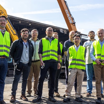 CNH recebe visita da Sumitomo e refor a parceria estrat gica em escavadeiras para Am rica Latina