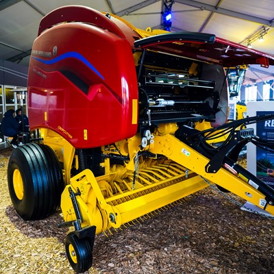 New Holland presenta una amplia gama de productos y actividades para toda la familia en la Expo Rural 2025