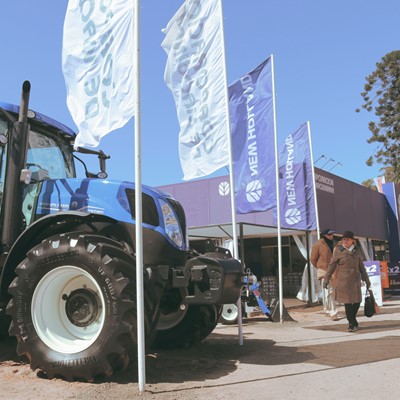 New Holland y Corporacion de Maquinaria presentes en Expo Prado 2025