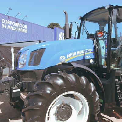 New Holland y Corporacion de Maquinaria presentes en Expo Prado 2025