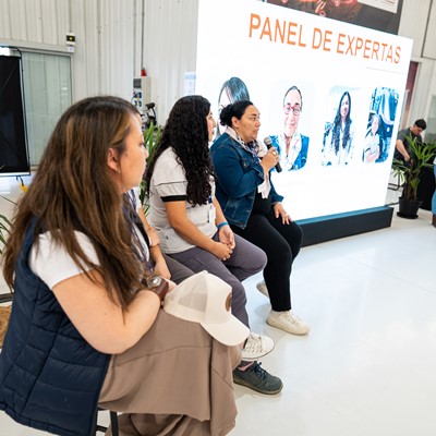 New Holland celebro el Dia de la Mujer Rural junto al programa Mujeres en Campana