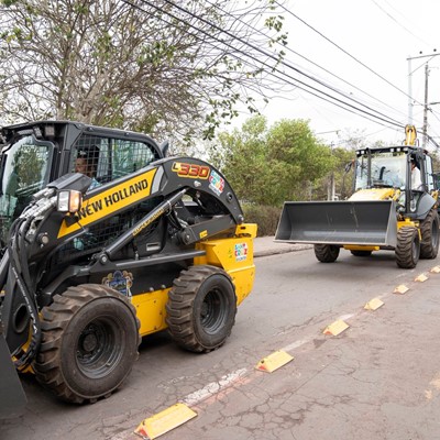 New Holland Construction celebra su 75 aniversario y llega a las Islas Galapagos
