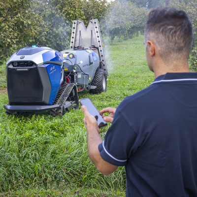 New Holland R4 Robot