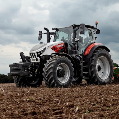 STEYR SHOWS SOLUTIONS FOR EVERY FARM AT AGRIBEX 2025