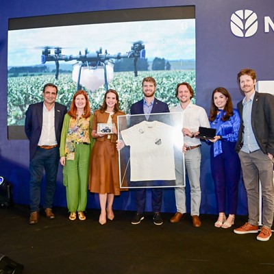 New Holland leiloa trator comemorativo e arrecada quase R 400 mil para o hospital pedi trico Pequeno Pr ncipe