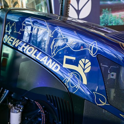 New Holland leiloa trator comemorativo e arrecada quase R 400 mil para o hospital pedi trico Pequeno Pr ncipe