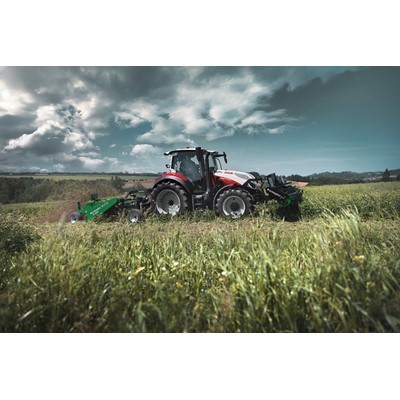 MORE CHOICE FOR STEYR EXPERT CUSTOMERS TWO TRANSMISSIONS AND THREE FEATURE PACKS