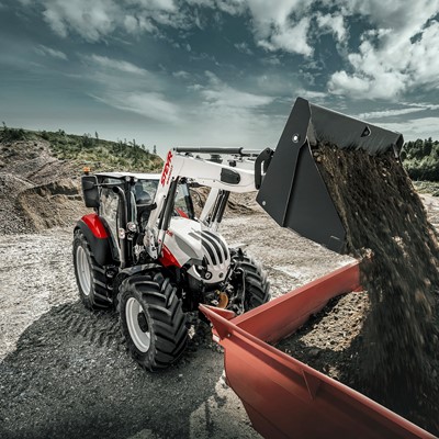 MORE CHOICE FOR STEYR EXPERT CUSTOMERS TWO TRANSMISSIONS AND THREE FEATURE PACKS