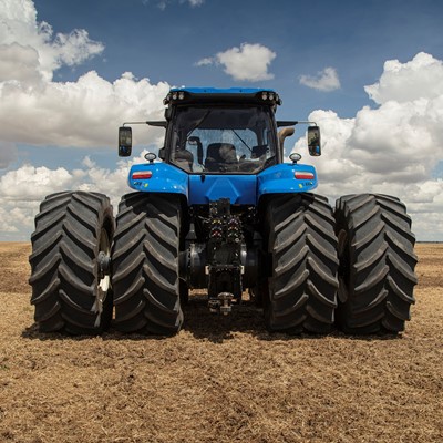 New Holland presenta la nueva generacion de tractores T8 PLM Intelligence