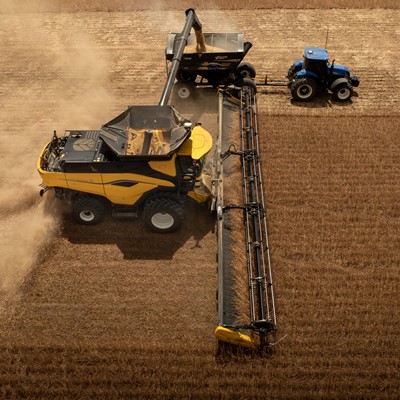 CR11 da New Holland a maior colheitadeira de duplo rotor do mundo