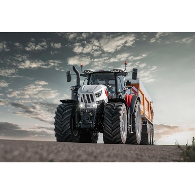 STEYR Traktoren 6440 Cervus CVT Transport