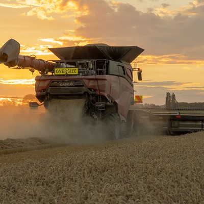 New Case IH AF10 impresses with performance power for record breaking NZ farmer with high bar for success