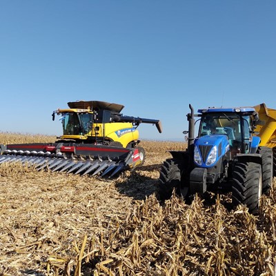 Con mas de 20 anos junto a New Holland la familia Vilas adquirio la cosechadora de doble rotor mas grande del mundo