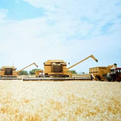 Con mas de 20 anos junto a New Holland la familia Vilas adquirio la cosechadora de doble rotor mas grande del mundo