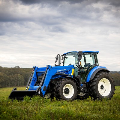 New Holland T5 Dual Command puts farmer comfort and productivity in the driver s seat