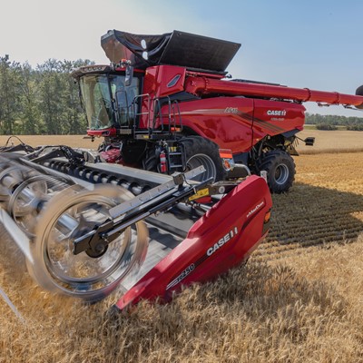 Case IH AF combines managing the hard yards across the Baxter family s 14 000 hectare operation